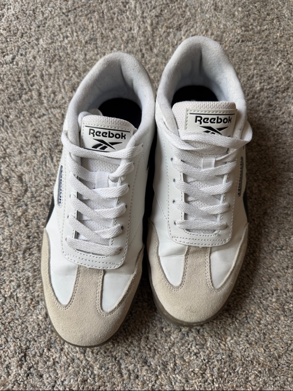 Reebok women’s White & Beige Low-Top Sneakers 8.5